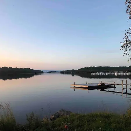 Upea Lapin Kulta Hirsihuvila Inarijaerven Rannalla Βίλα