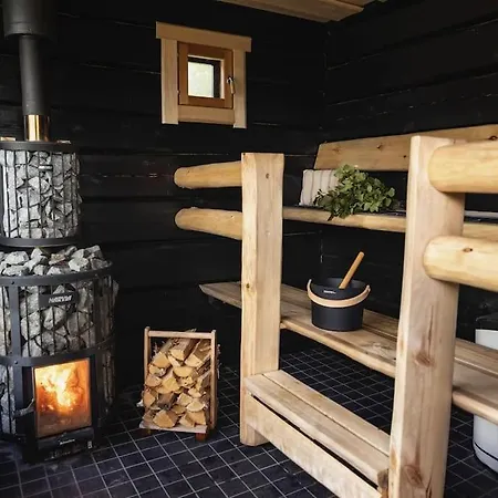 Upea Lapin Kulta Hirsihuvila Inarijaerven Rannalla Βίλα *