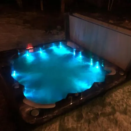 别墅 Upea Lapin Kulta Hirsihuvila Inarijaerven Rannalla