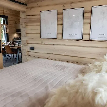 Upea Lapin Kulta Hirsihuvila Inarijaerven Rannalla *