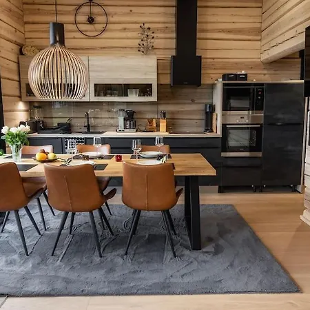 Upea Lapin Kulta Hirsihuvila Inarijaerven Rannalla Βίλα Inari