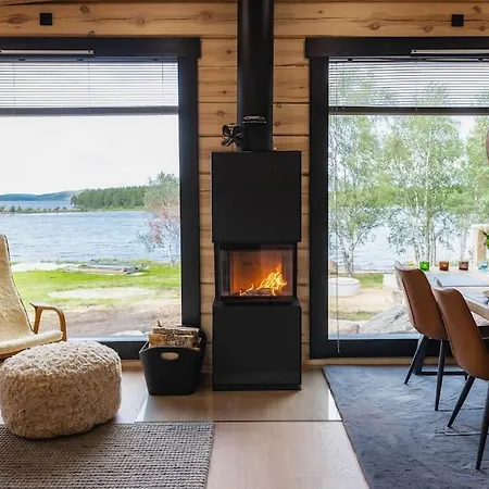 别墅 Upea Lapin Kulta Hirsihuvila Inarijaerven Rannalla