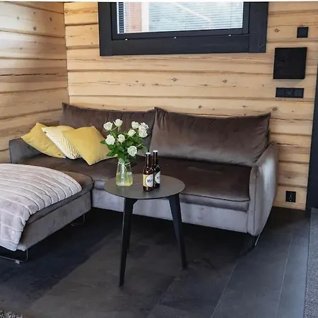 别墅 Upea Lapin Kulta Hirsihuvila Inarijaerven Rannalla