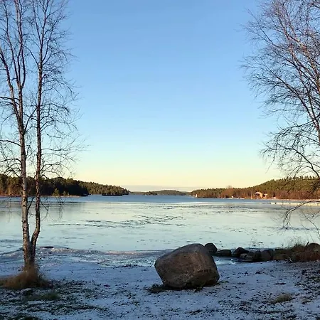 Βίλα Upea Lapin Kulta Hirsihuvila Inarijaerven Rannalla
