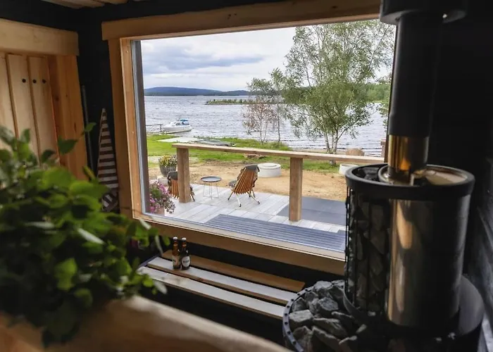 Upea Lapin Kulta Hirsihuvila Inarijaerven Rannalla *