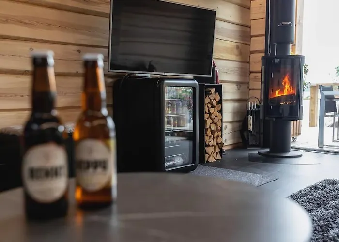 Upea Lapin Kulta Hirsihuvila Inarijaerven Rannalla * Enare