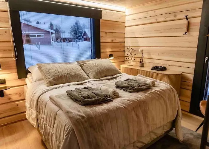 Upea Lapin Kulta Hirsihuvila Inarijaerven Rannalla Enare