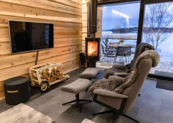 Upea Lapin Kulta Hirsihuvila Inarijaerven Rannalla * Enare