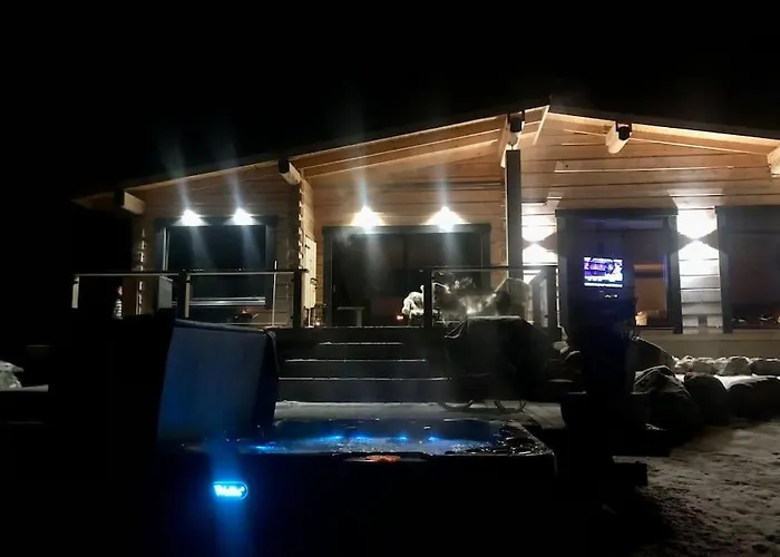 Upea Lapin Kulta Hirsihuvila Inarijaerven Rannalla Villa Enare