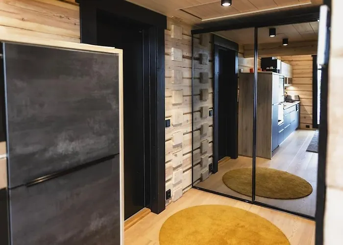 Villa Upea Lapin Kulta Hirsihuvila Inarijaerven Rannalla