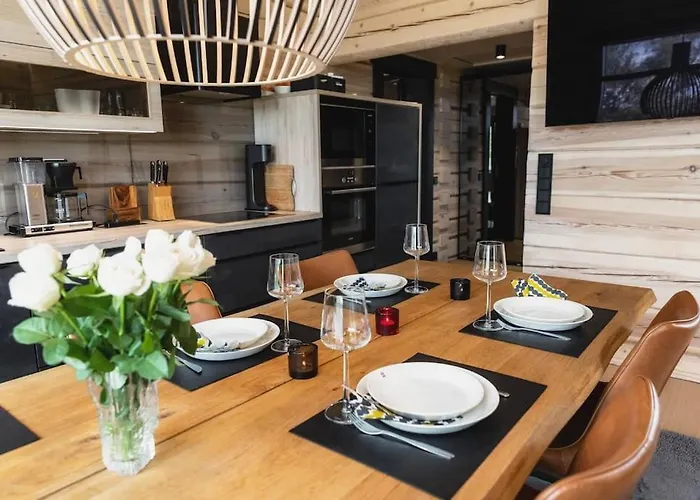 Upea Lapin Kulta Hirsihuvila Inarijaerven Rannalla Villa