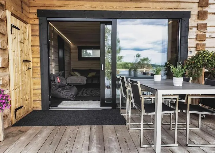 Upea Lapin Kulta Hirsihuvila Inarijaerven Rannalla Villa Enare