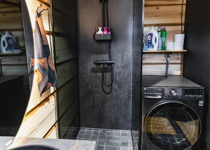 Villa Upea Lapin Kulta Hirsihuvila Inarijaerven Rannalla Enare