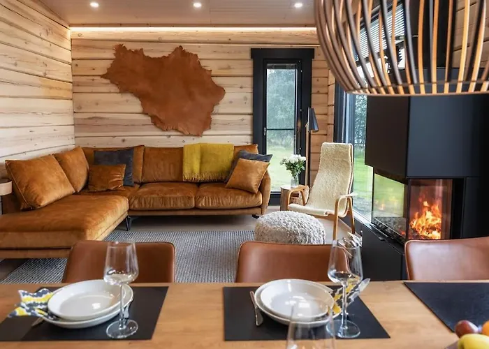 Upea Lapin Kulta Hirsihuvila Inarijaerven Rannalla Villa